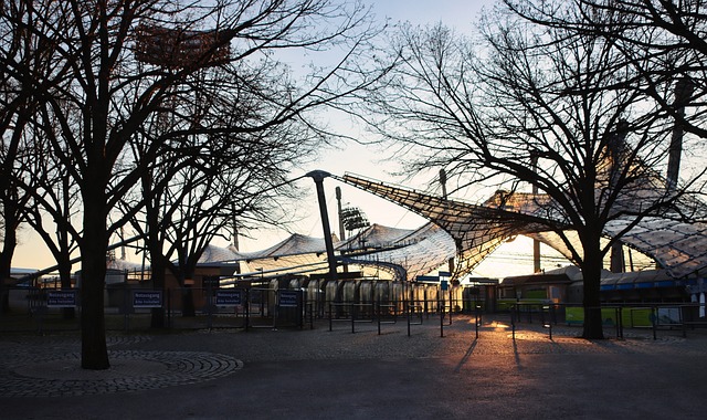 船可能在水 船可能在水